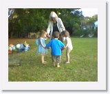 Image021 * Ring around the rosies. * 352 x 288 * (13KB)